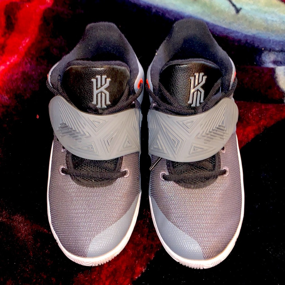 Nike Kyrie Flytrap